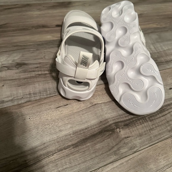Nike Sandals - Picture 3 of 4